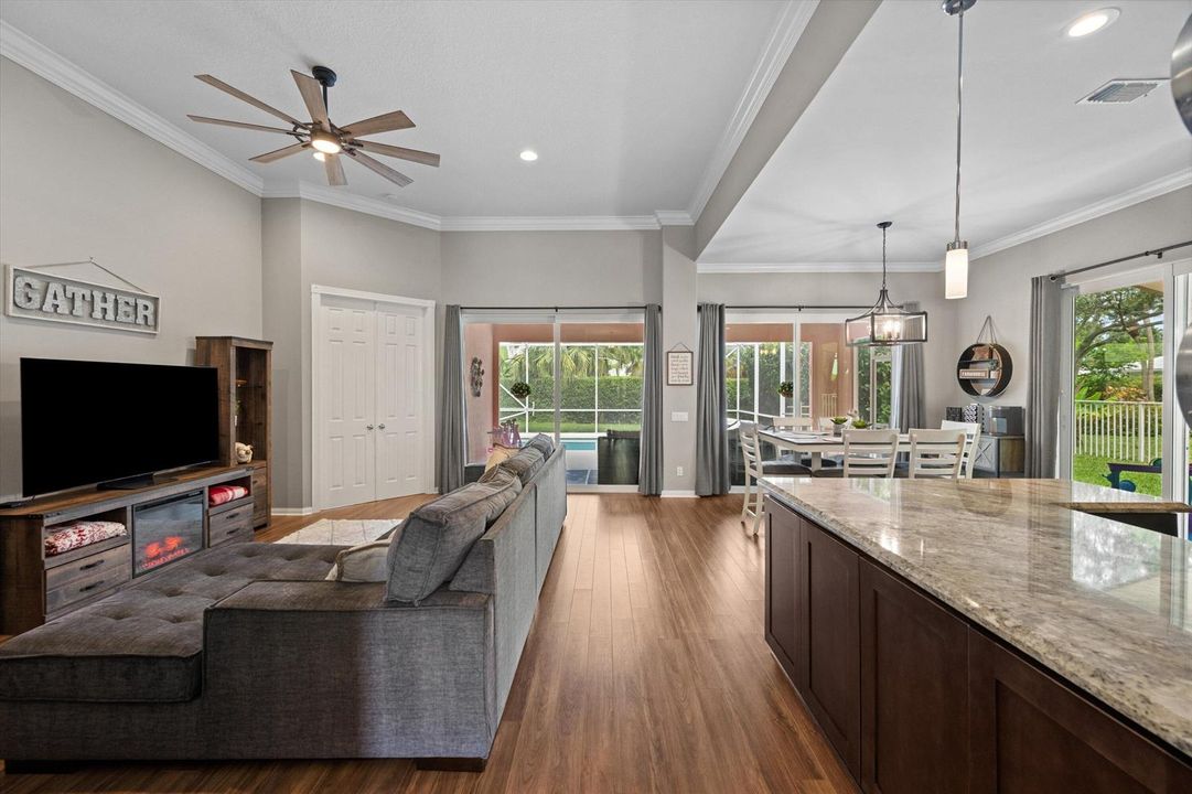 Living/Kitchen