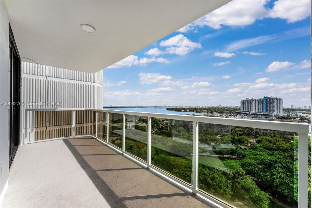 En Venta: $2,200,000 (3 camas, 3 baños, 2388 Pies cuadrados)