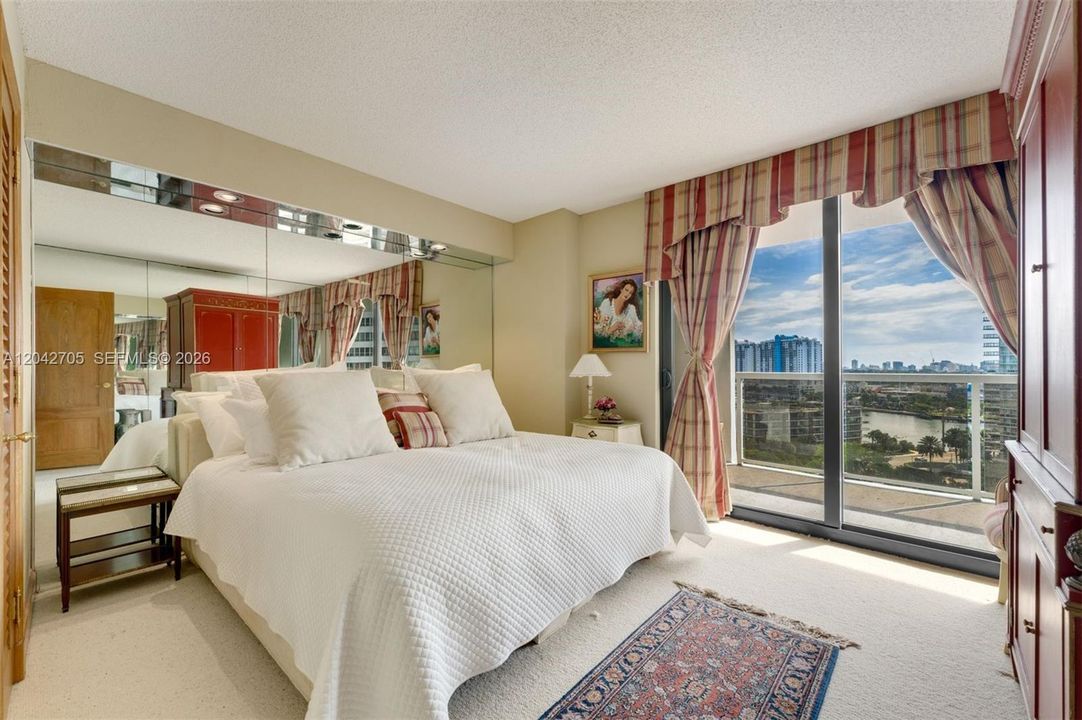 En Venta: $2,200,000 (3 camas, 3 baños, 2388 Pies cuadrados)