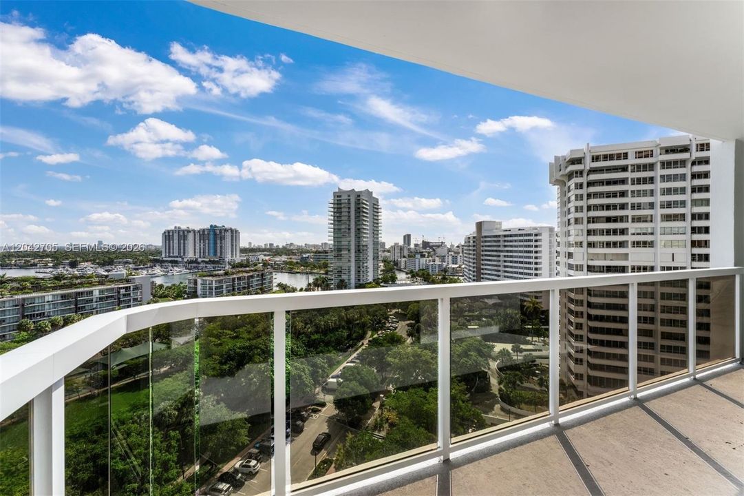 En Venta: $2,200,000 (3 camas, 3 baños, 2388 Pies cuadrados)
