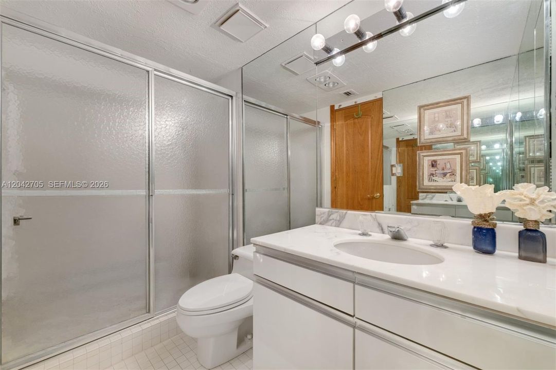 En Venta: $2,200,000 (3 camas, 3 baños, 2388 Pies cuadrados)