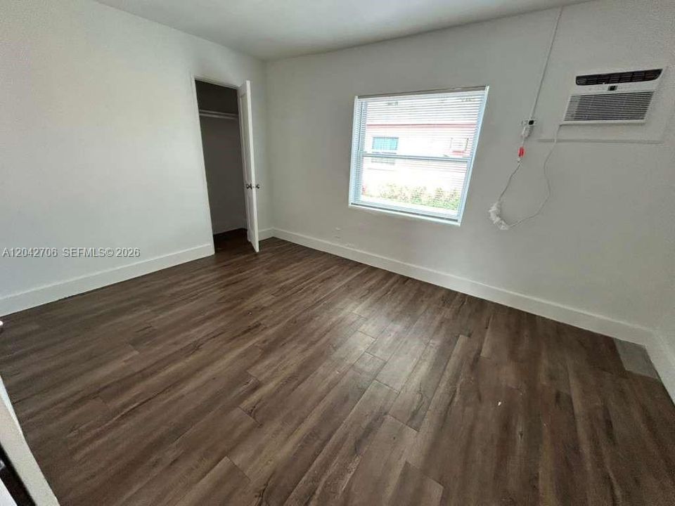 В аренду: $1,850 (2 спален, 1 ванн, 800 Квадратных фут)