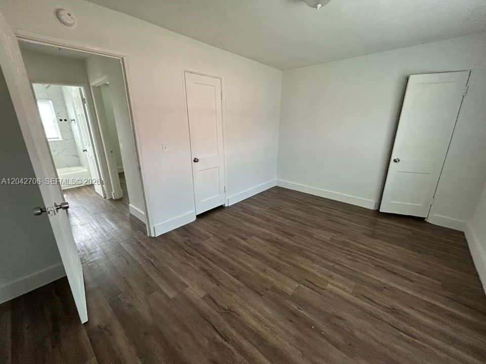 В аренду: $1,850 (2 спален, 1 ванн, 800 Квадратных фут)