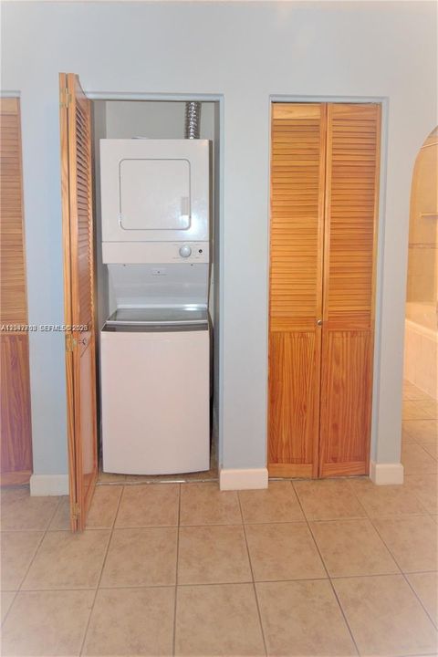 В аренду: $1,800 (1 спален, 1 ванн, 784 Квадратных фут)