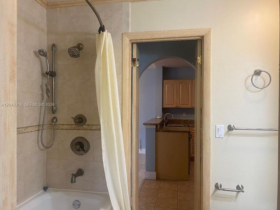 В аренду: $1,800 (1 спален, 1 ванн, 784 Квадратных фут)