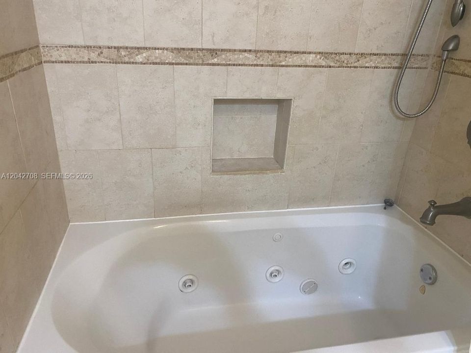 В аренду: $1,800 (1 спален, 1 ванн, 784 Квадратных фут)