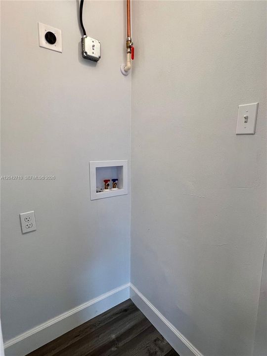 For Rent: $1,700 (1 beds, 1 baths, 585 Square Feet)