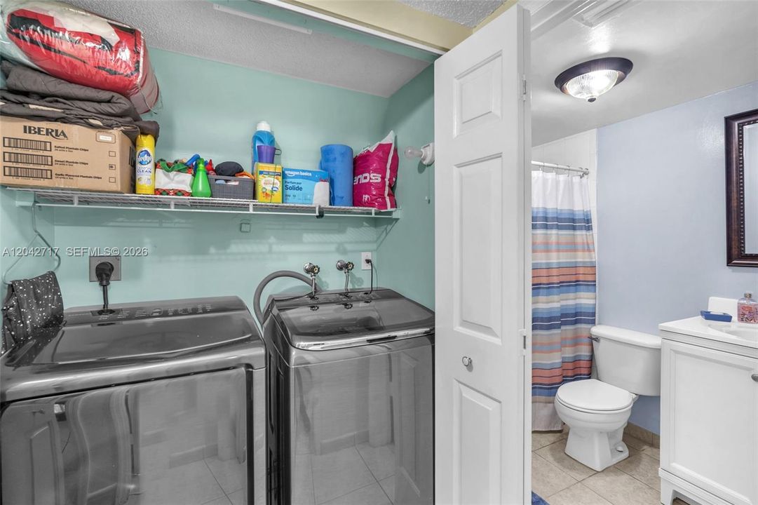 En Venta: $459,900 (3 camas, 2 baños, 1270 Pies cuadrados)