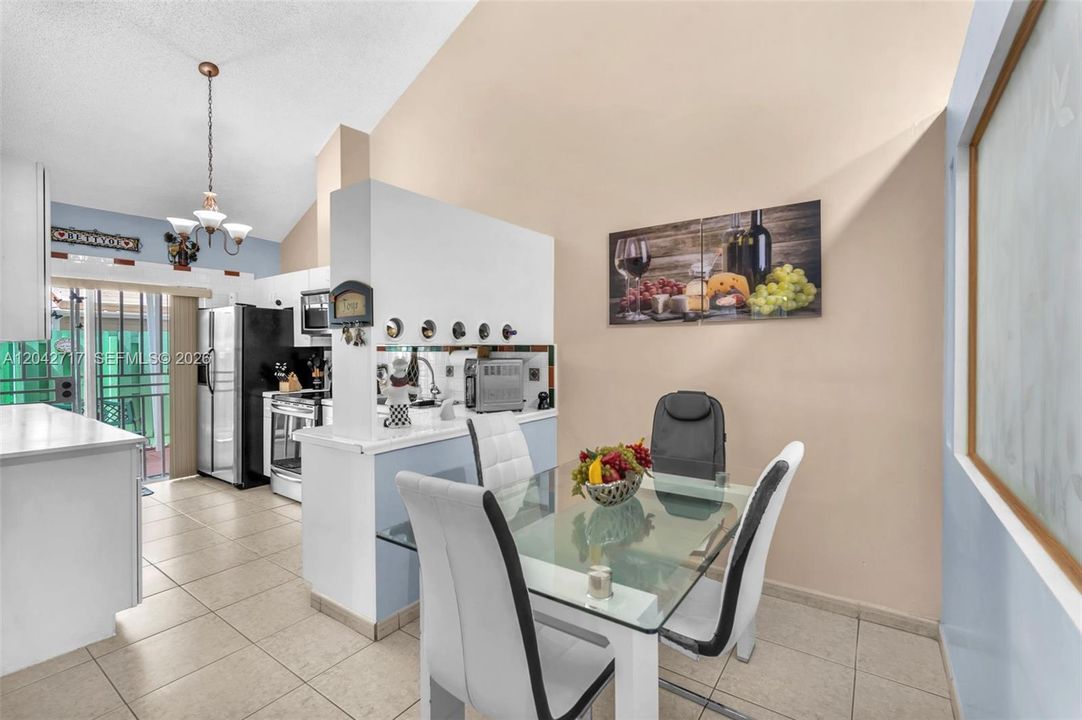 En Venta: $459,900 (3 camas, 2 baños, 1270 Pies cuadrados)