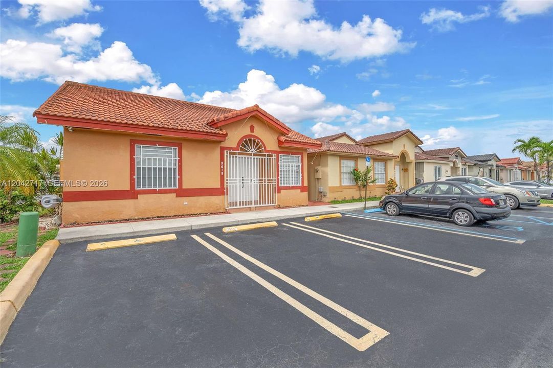 En Venta: $459,900 (3 camas, 2 baños, 1270 Pies cuadrados)