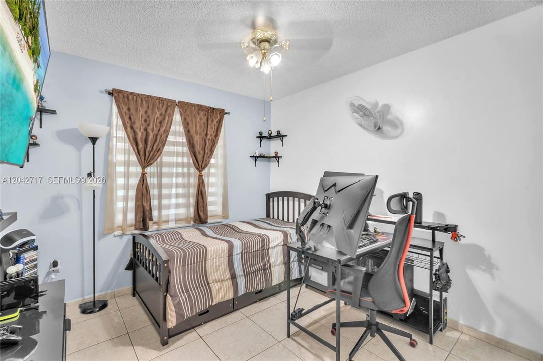 En Venta: $459,900 (3 camas, 2 baños, 1270 Pies cuadrados)