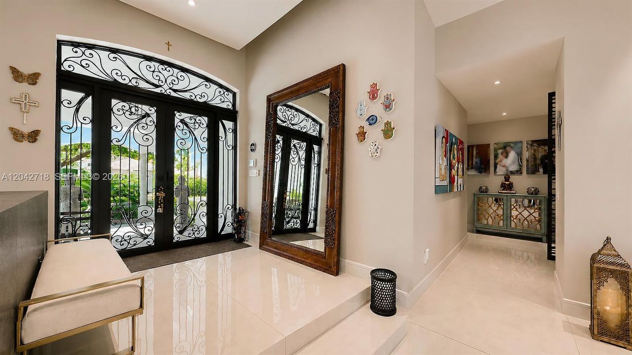 На продажу: $2,299,000 (5 спален, 4 ванн, 3519 Квадратных фут)