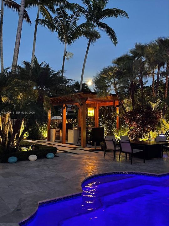For Sale: $2,299,000 (5 beds, 4 baths, 3519 Square Feet)