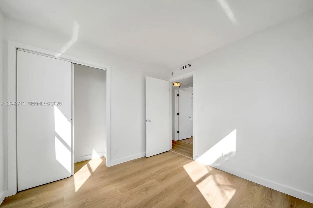 В аренду: $2,600 (3 спален, 2 ванн, 1011 Квадратных фут)