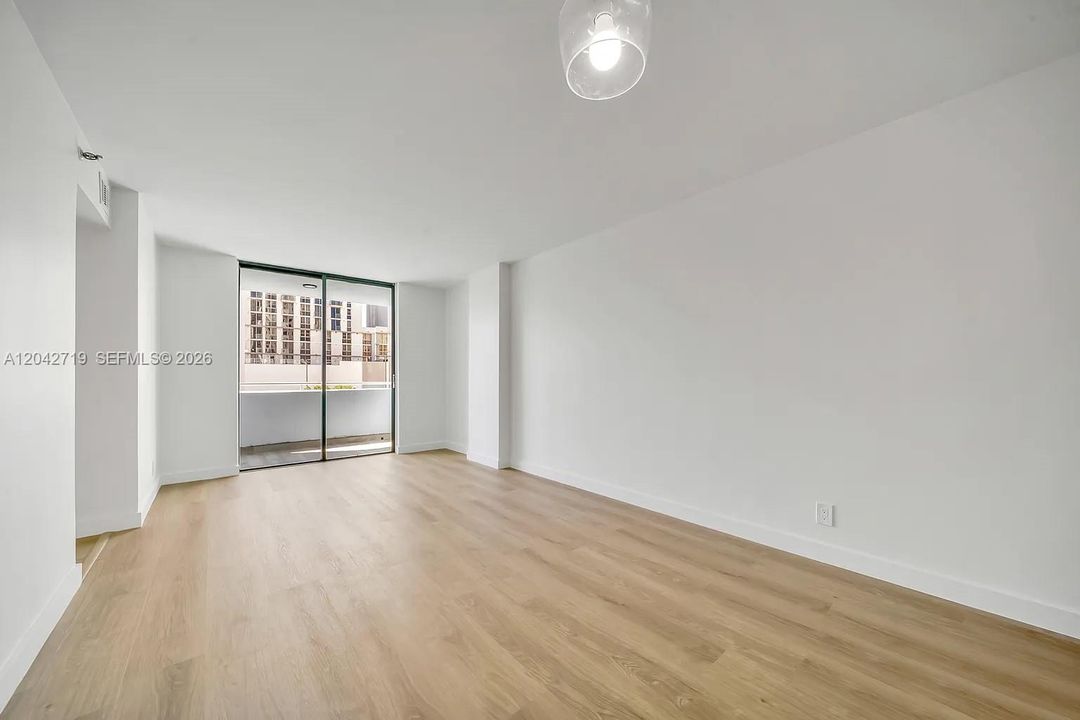 В аренду: $2,600 (3 спален, 2 ванн, 1011 Квадратных фут)