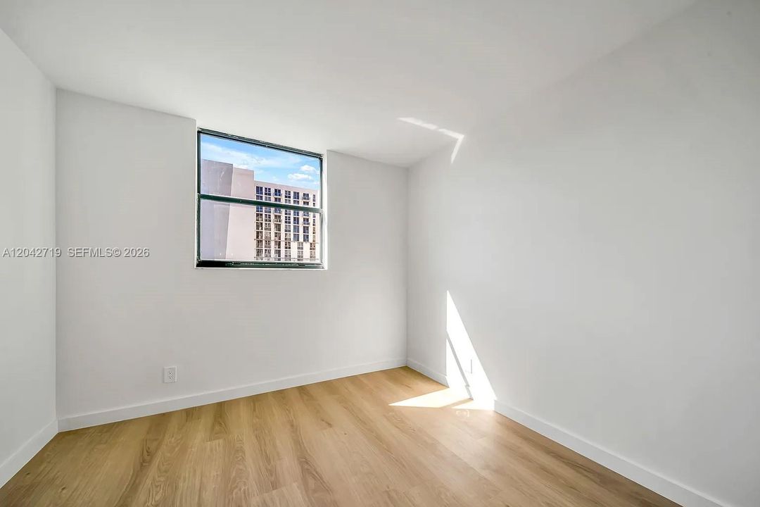 В аренду: $2,600 (3 спален, 2 ванн, 1011 Квадратных фут)