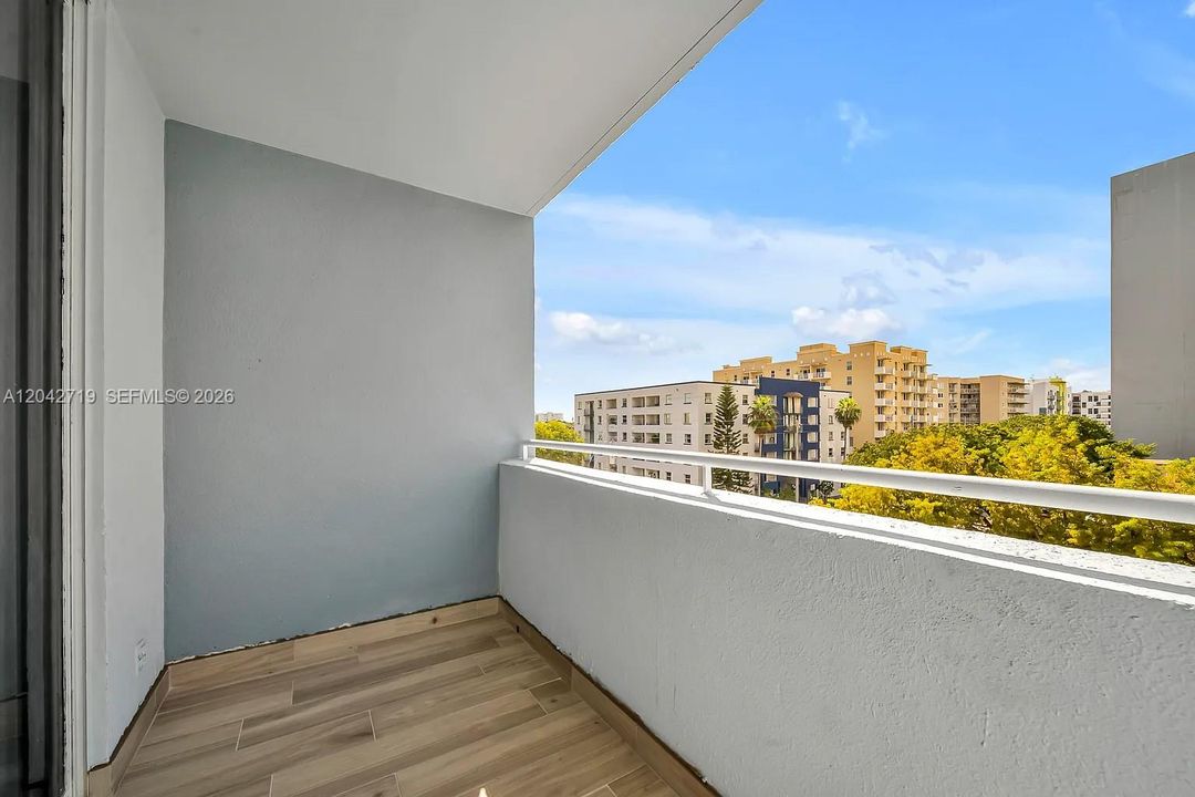 В аренду: $2,600 (3 спален, 2 ванн, 1011 Квадратных фут)