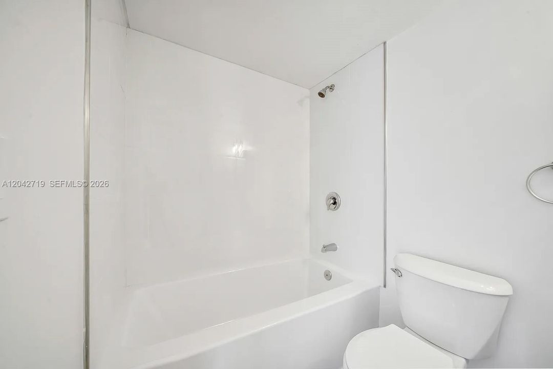 В аренду: $2,600 (3 спален, 2 ванн, 1011 Квадратных фут)