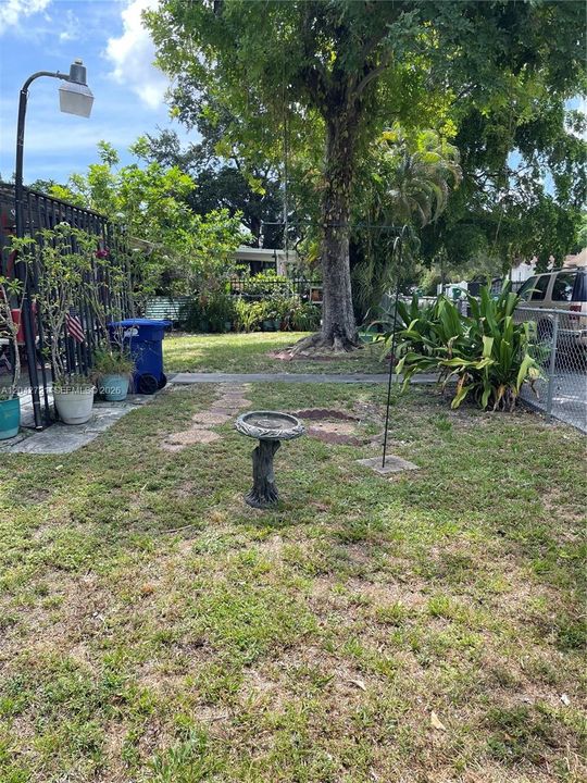For Sale: $476,000 (3 beds, 1 baths, 1163 Square Feet)