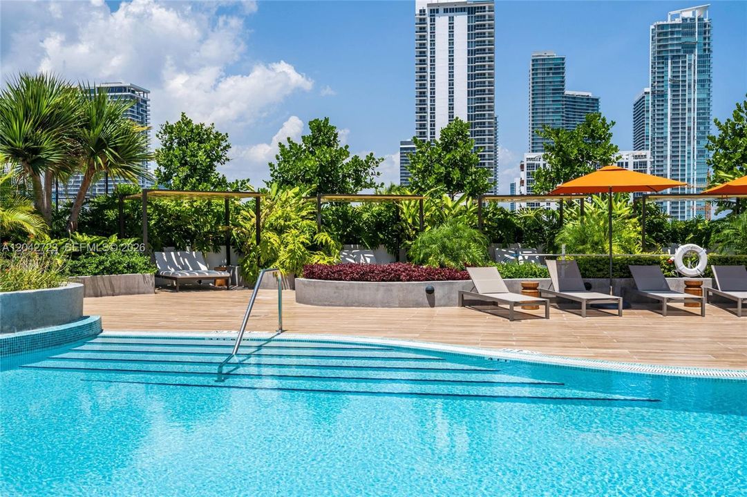 For Sale: $3,900,000 (4 beds, 5 baths, 3189 Square Feet)
