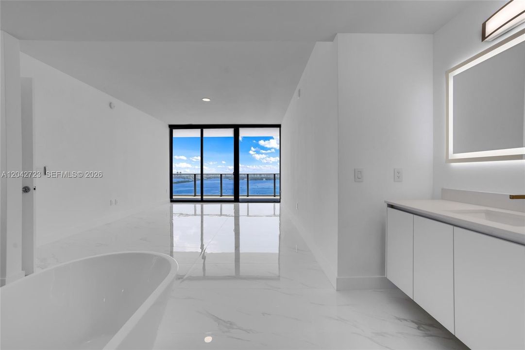 For Sale: $3,900,000 (4 beds, 5 baths, 3189 Square Feet)