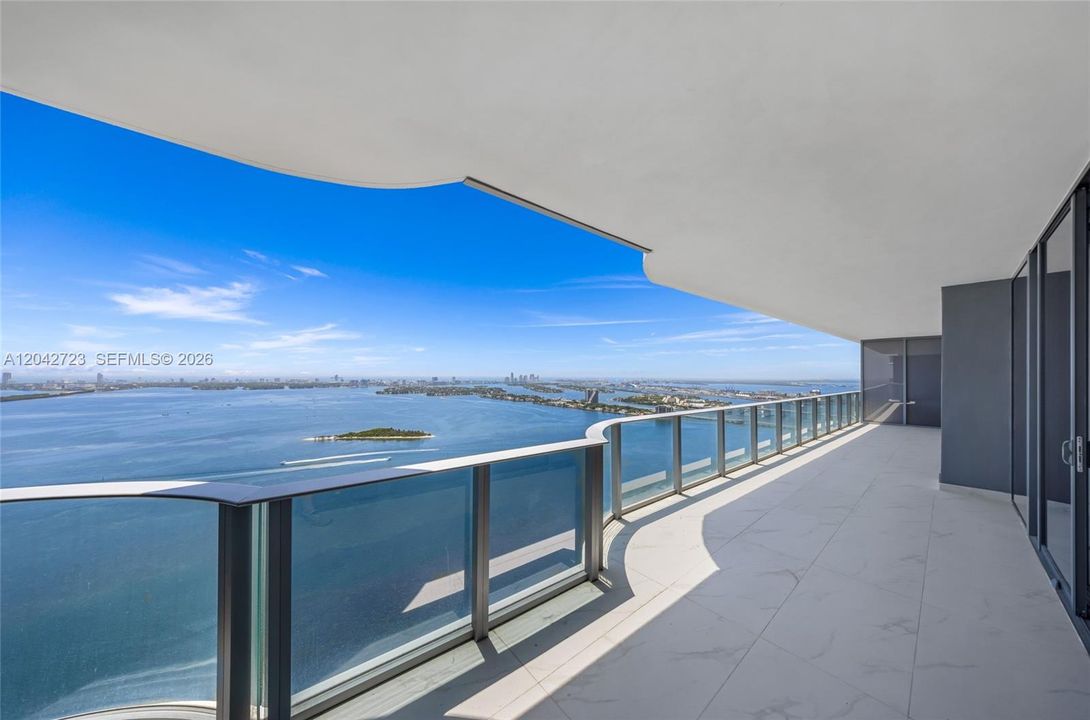 For Sale: $3,900,000 (4 beds, 5 baths, 3189 Square Feet)