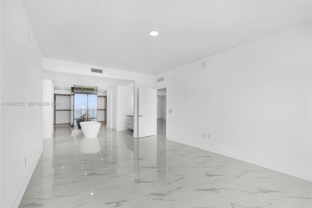 For Sale: $3,900,000 (4 beds, 5 baths, 3189 Square Feet)