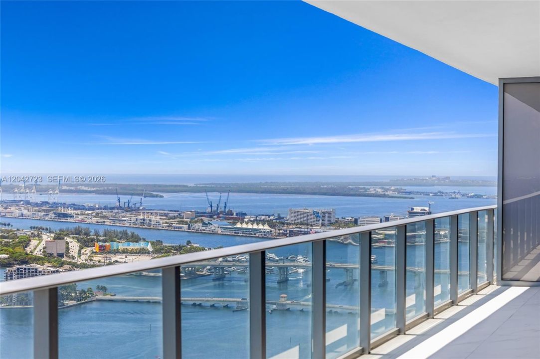 For Sale: $3,900,000 (4 beds, 5 baths, 3189 Square Feet)