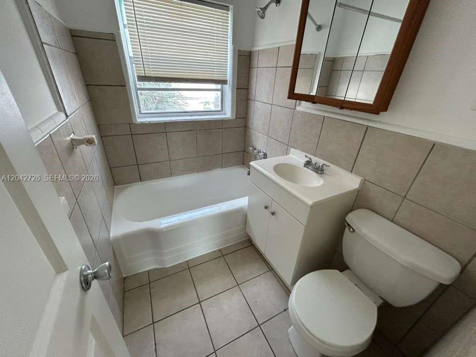 For Rent: $1,850 (2 beds, 2 baths, 800 Square Feet)