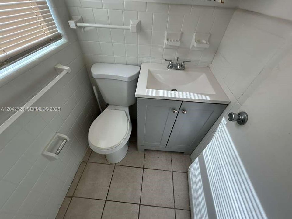 For Rent: $1,850 (2 beds, 2 baths, 800 Square Feet)
