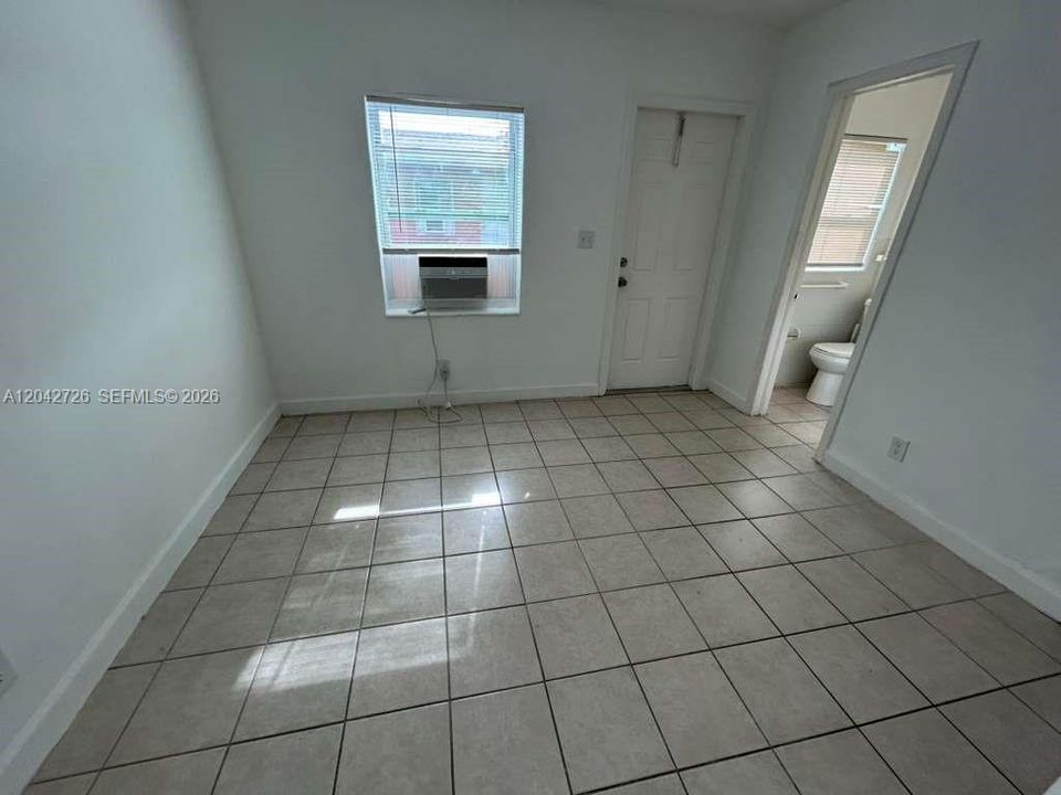For Rent: $1,850 (2 beds, 2 baths, 800 Square Feet)