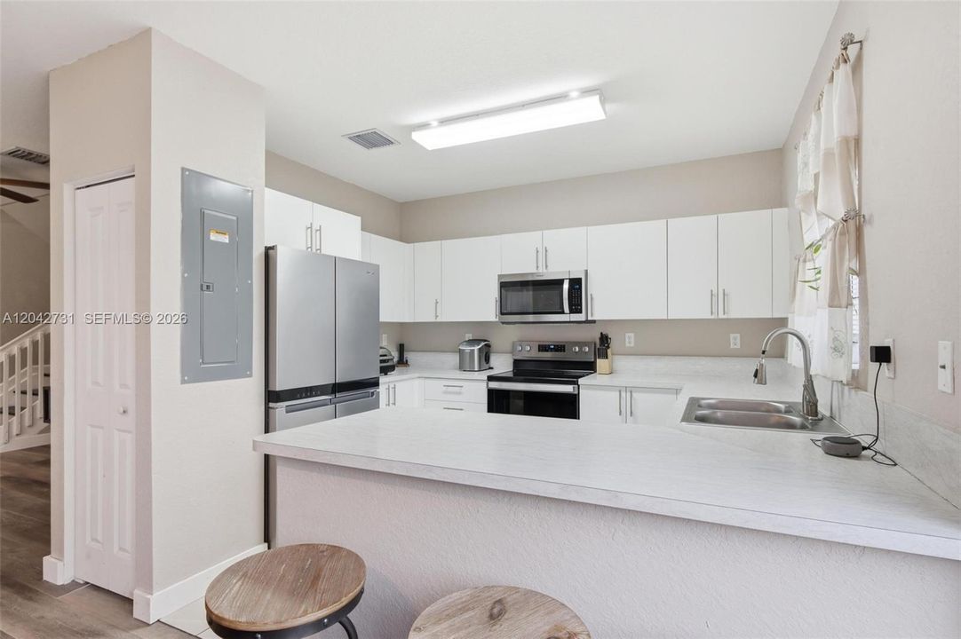 En Venta: $365,000 (4 camas, 3 baños, 1730 Pies cuadrados)