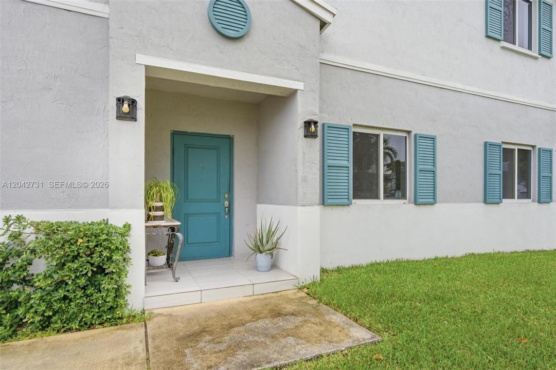 En Venta: $365,000 (4 camas, 3 baños, 1730 Pies cuadrados)