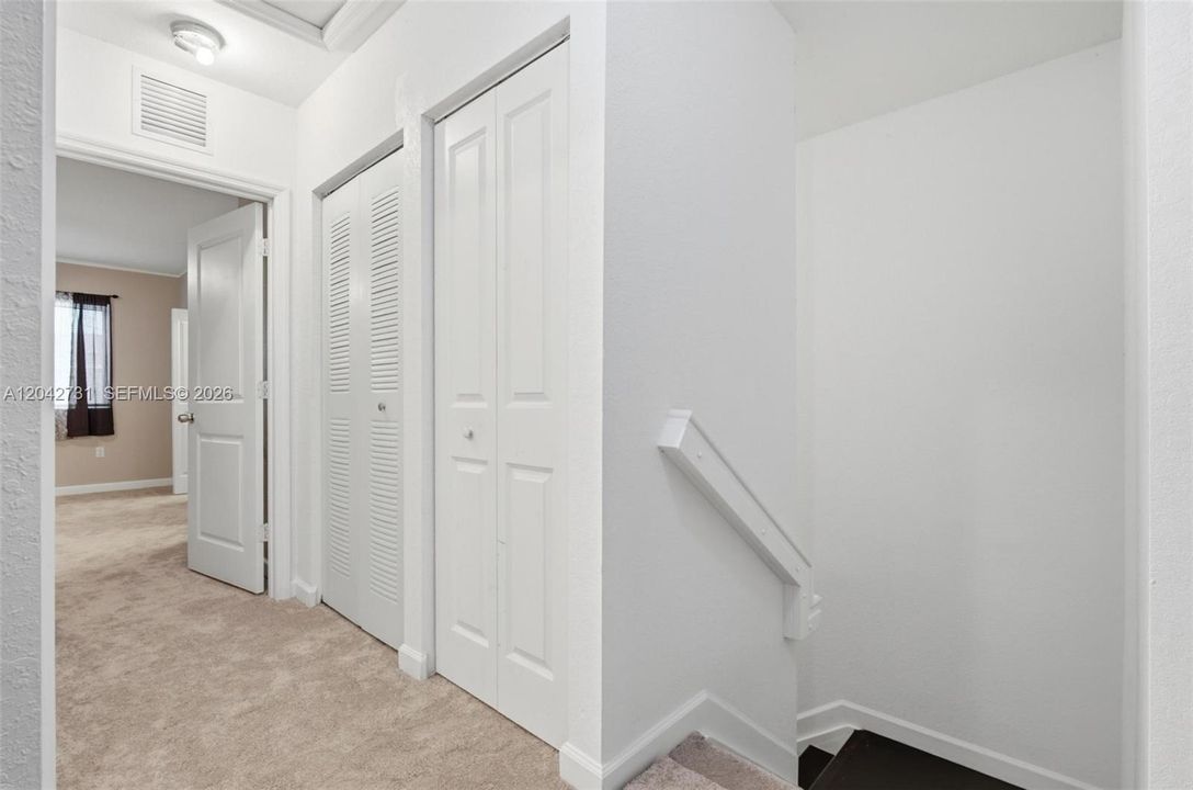 En Venta: $365,000 (4 camas, 3 baños, 1730 Pies cuadrados)