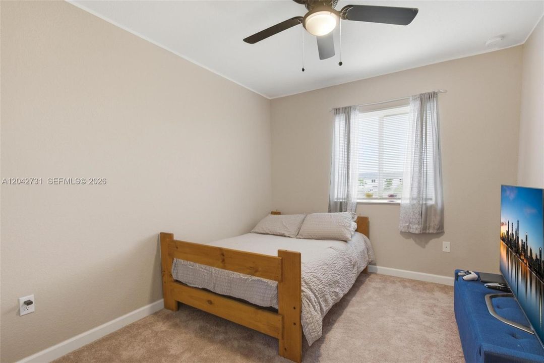 En Venta: $365,000 (4 camas, 3 baños, 1730 Pies cuadrados)