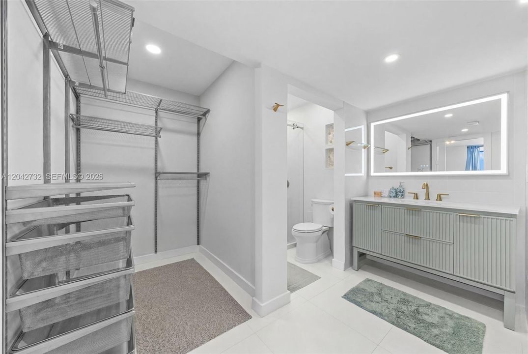 В аренду: $3,500 (2 спален, 2 ванн, 1250 Квадратных фут)