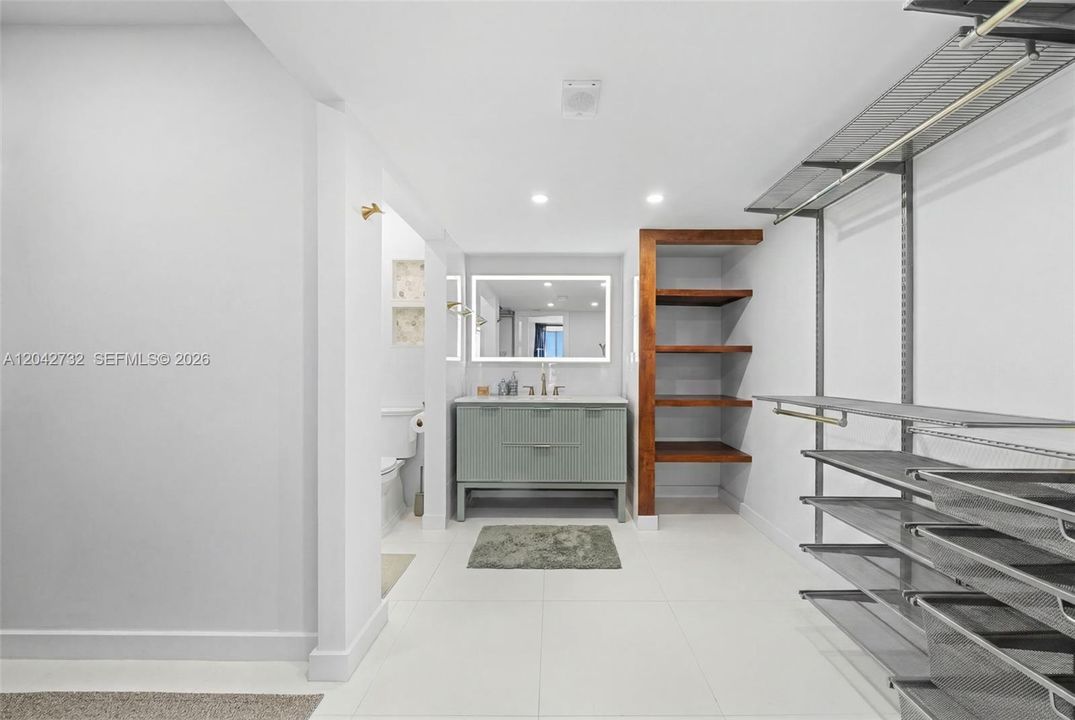 В аренду: $3,500 (2 спален, 2 ванн, 1250 Квадратных фут)