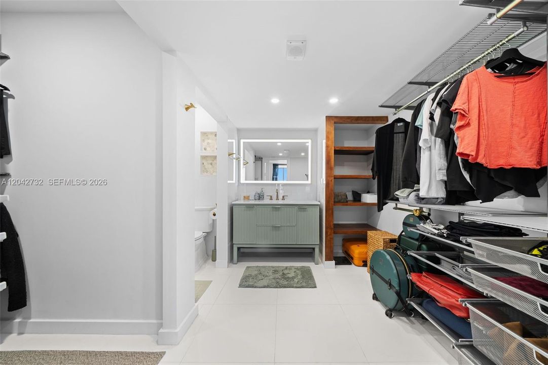В аренду: $3,500 (2 спален, 2 ванн, 1250 Квадратных фут)