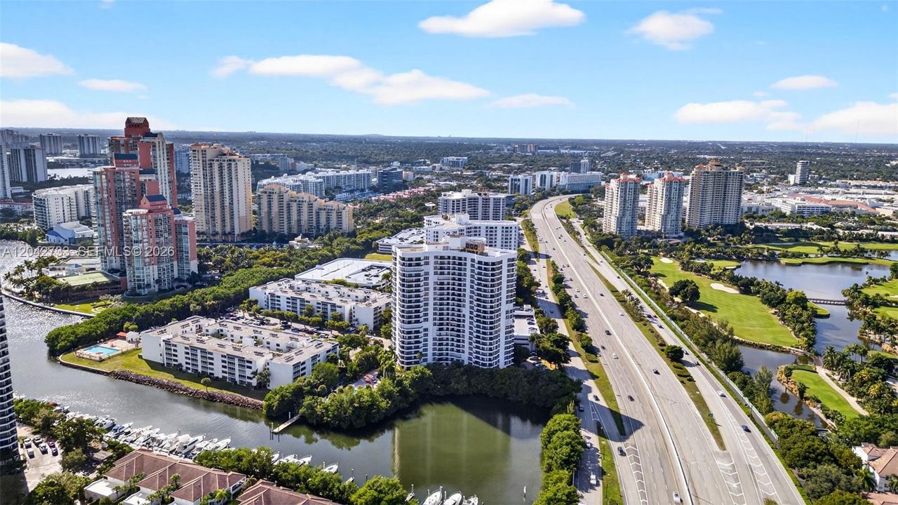 На продажу: $579,000 (2 спален, 2 ванн, 1380 Квадратных фут)