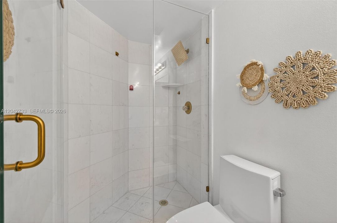На продажу: $579,000 (2 спален, 2 ванн, 1380 Квадратных фут)
