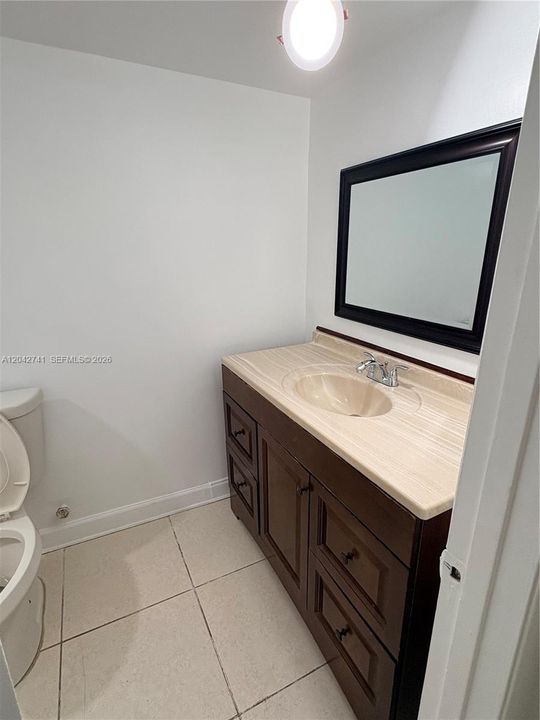 For Rent: $2,400 (3 beds, 2 baths, 1130 Square Feet)