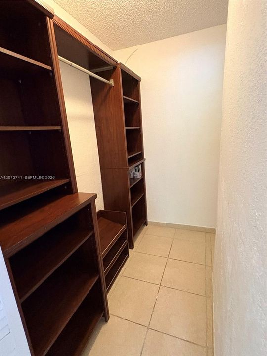 For Rent: $2,400 (3 beds, 2 baths, 1130 Square Feet)