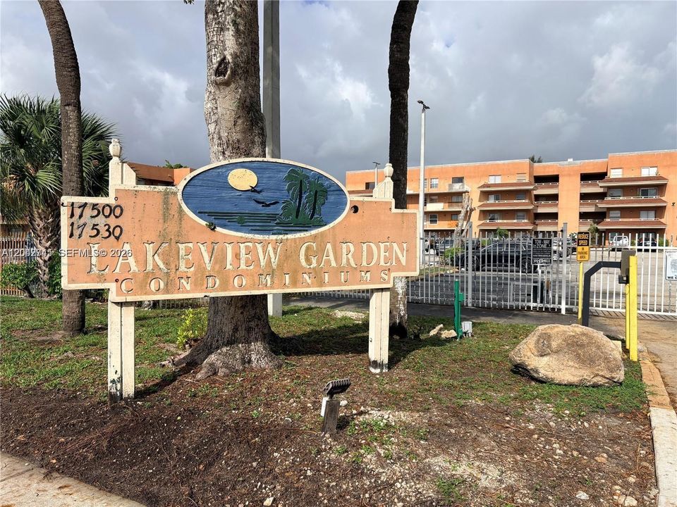 For Rent: $2,400 (3 beds, 2 baths, 1130 Square Feet)
