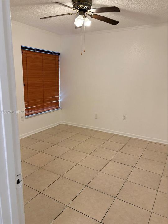 For Rent: $2,400 (3 beds, 2 baths, 1130 Square Feet)