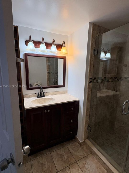 For Rent: $2,400 (3 beds, 2 baths, 1130 Square Feet)
