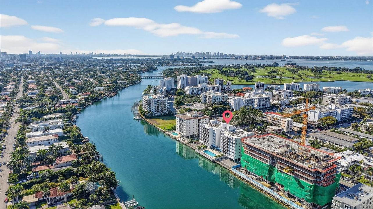 На продажу: $677,000 (2 спален, 2 ванн, 1398 Квадратных фут)