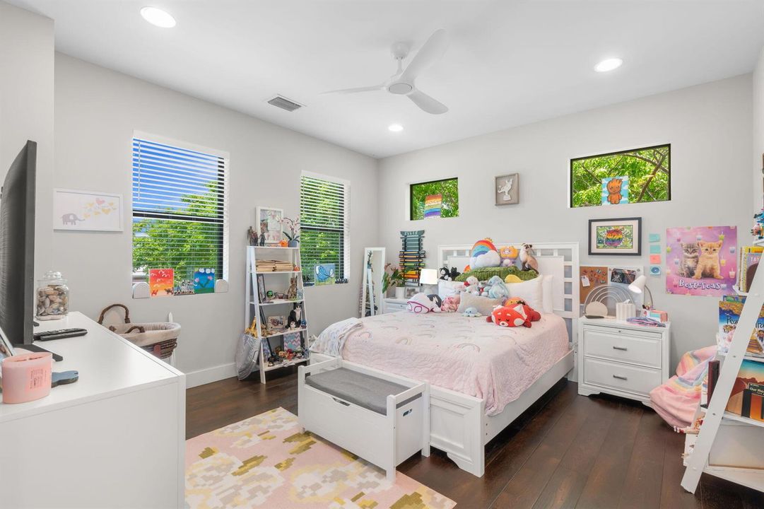 30-web-or-mls-1716 Middle River Dr, Fort