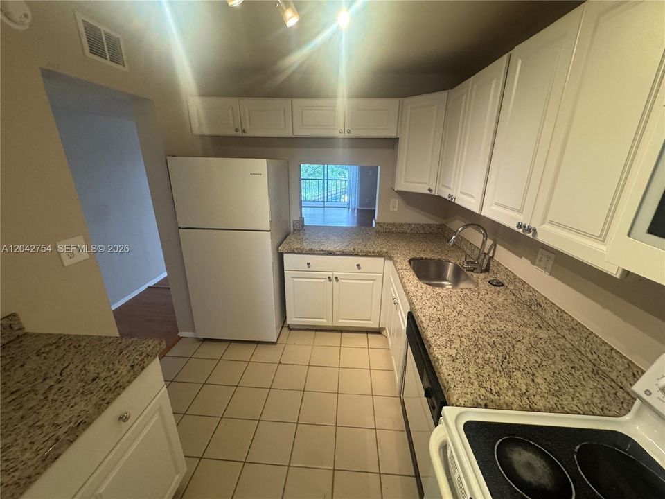 В аренду: $1,650 (1 спален, 1 ванн, 750 Квадратных фут)