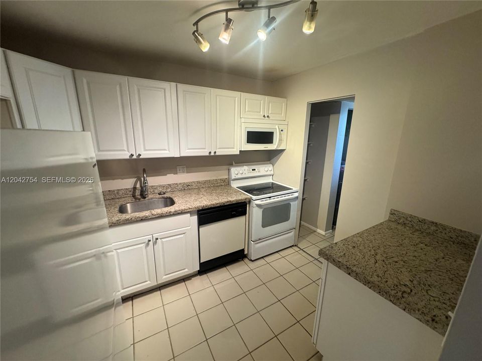В аренду: $1,650 (1 спален, 1 ванн, 750 Квадратных фут)