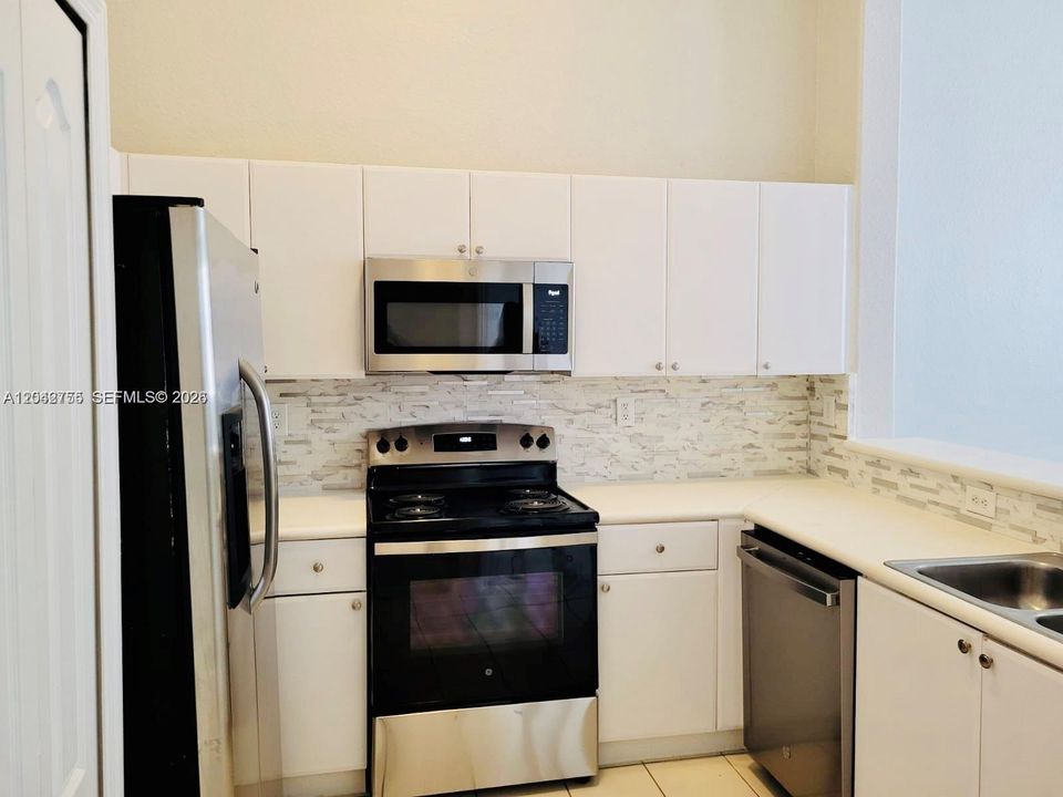В аренду: $2,100 (3 спален, 2 ванн, 1182 Квадратных фут)